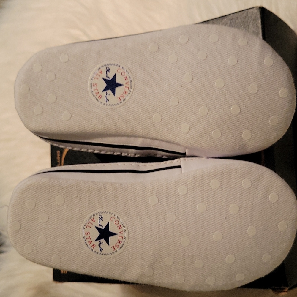 Converse Shoes - Picture 5 of 7